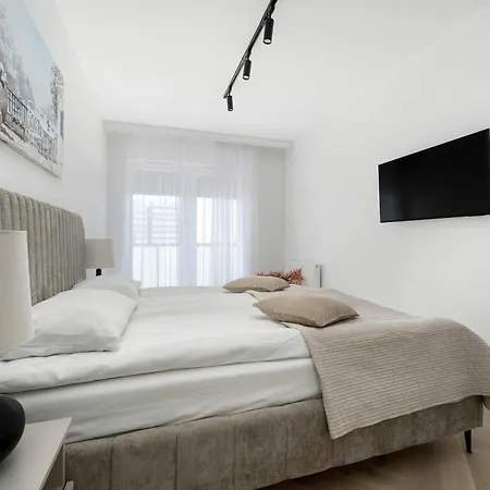 Harmonijny Z Widokiem Na Rzeke We Wroclawiu By Renters Διαμέρισμα Βρότσλαβ